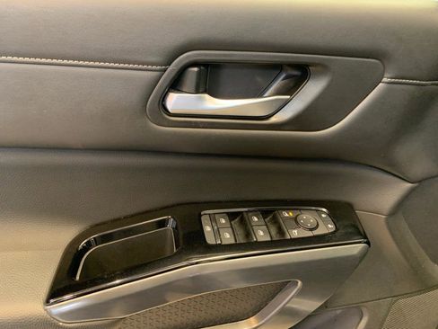 Used 2022 Nissan Pathfinder SL w/ SL Premium Package image 16