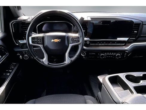 Used 2024 Chevrolet Silverado 1500 LT w/ Z71 Off-Road Package AWD/4WD image 9