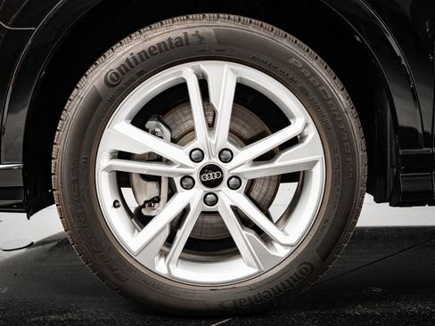 Certified 2024 Audi Q3 2.0T Premium w/ Convenience Package image 13