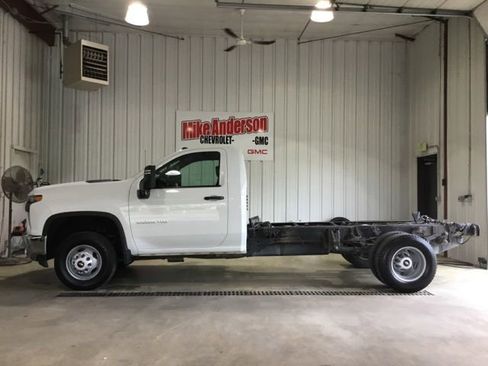 Used 2022 Chevrolet Silverado 3500 W/T w/ WT Convenience Package RWD image 2