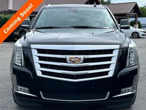 Used 2020 Cadillac Escalade Premium Luxury AWD/4WD image 2