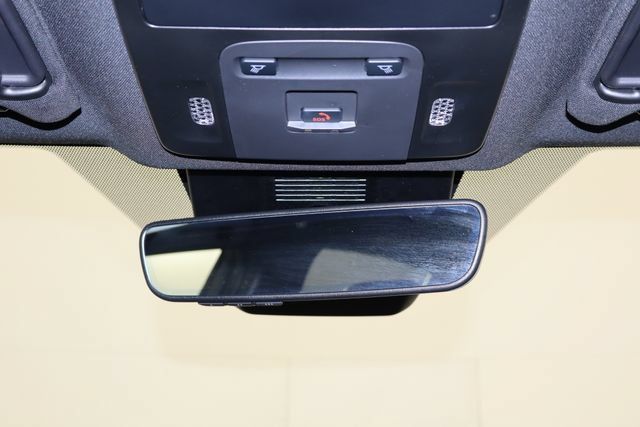 Used 2025 Toyota Camry SE w/ Convenience Package FWD image 14