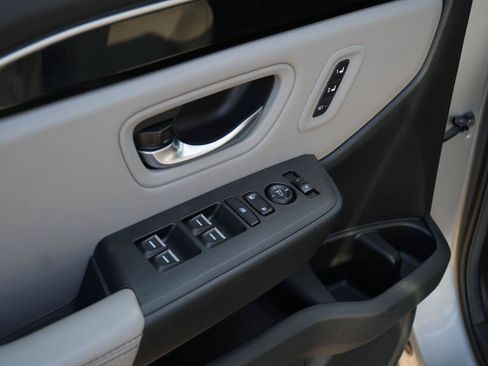 Used 2025 Honda Pilot EX-L image 5