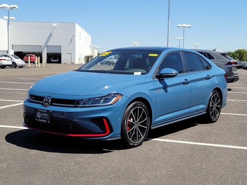Used 2025 Volkswagen Jetta GLI Autobahn FWD image 10