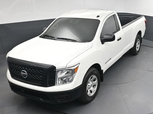 Used 2019 Nissan Titan S image 27
