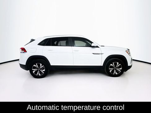 Used 2024 Volkswagen Atlas Cross Sport SE FWD image 8