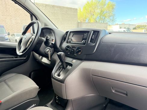 Used 2019 Nissan NV200 SV image 9