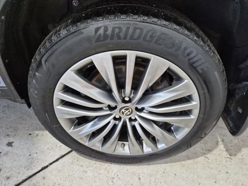 Used 2021 Toyota Highlander Platinum AWD/4WD image 34