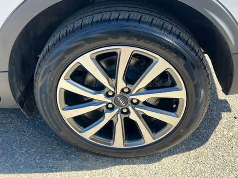 Used 2019 Lincoln MKC Reserve w/ MKC Climate Package image 11