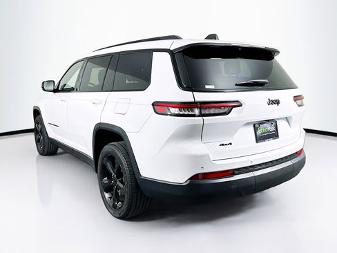 Used 2023 Jeep Grand Cherokee L Laredo image 5