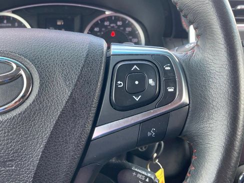 Used 2017 Toyota Camry SE FWD image 18