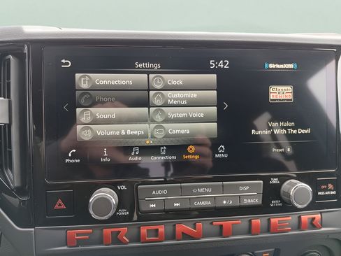 Used 2025 Nissan Frontier PRO-4X AWD/4WD image 22