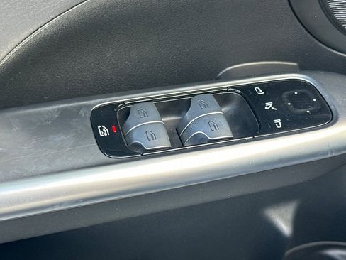 Used 2025 Mercedes-Benz C 300 Sedan image 12