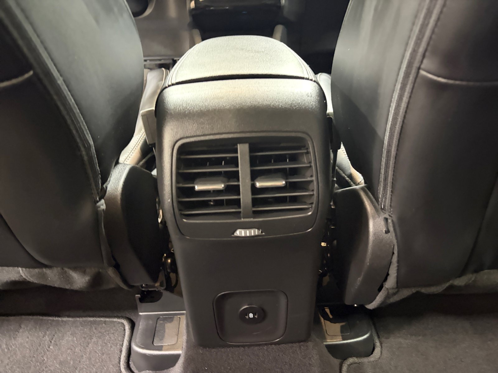 Used 2023 Ford Escape SE FWD image 30