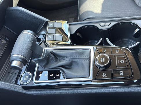 Used 2025 Kia Sportage EX image 30