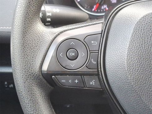 Used 2021 Toyota RAV4 LE image 20