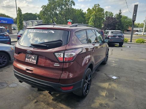 Used 2018 Ford Escape SEL w/ SEL Sport Appearance Package FWD image 10