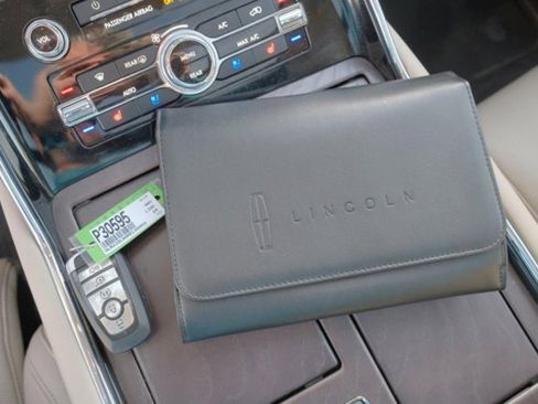 Used 2024 Lincoln Navigator Reserve image 27