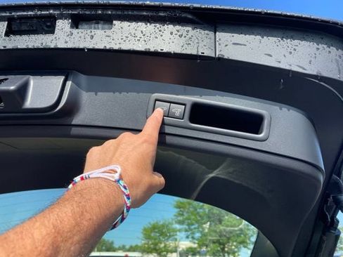 New 2026 Lexus UX 300h AWD image 17