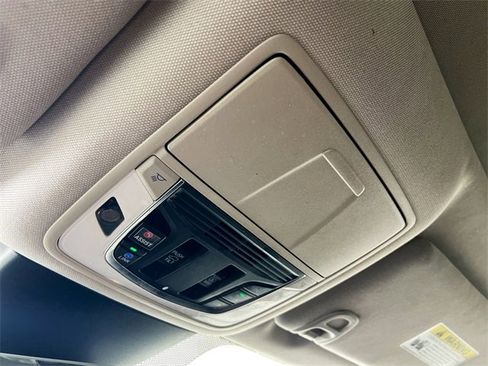 Used 2022 Acura MDX SH-AWD w/ Technology Package image 13