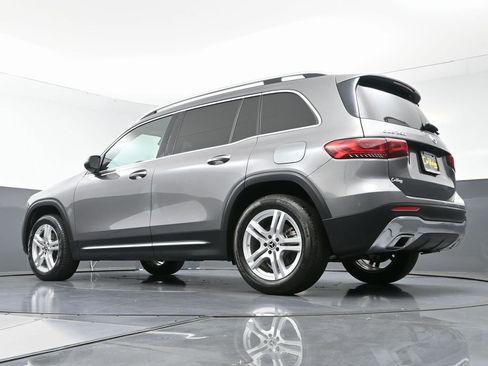 Used 2022 Mercedes-Benz GLB 250 w/ Premium Package Lite image 58