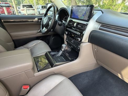 Certified 2023 Lexus GX 460 Luxury w/ Accessory Package AWD/4WD image 47