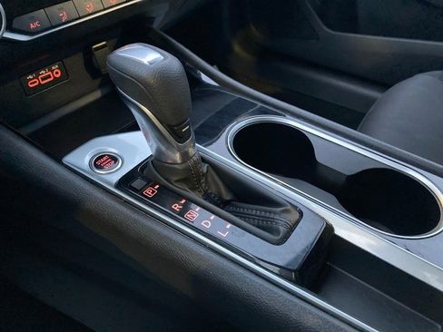 Used 2024 Nissan Altima 2.5 SV image 25