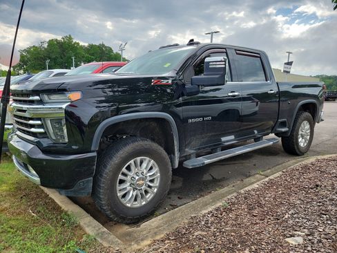 Used 2020 Chevrolet Silverado 3500 LTZ w/ LTZ Plus Package AWD/4WD image 3