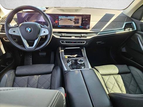 Used 2026 BMW X7 xDrive40i AWD/4WD image 16