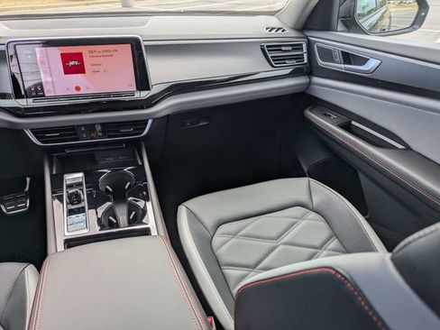 New 2026 Volkswagen Atlas Peak Edition image 18