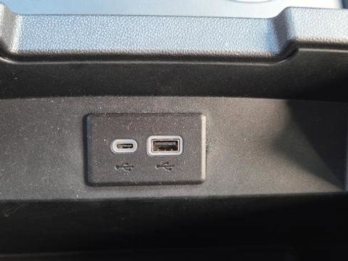 Used 2024 GMC Yukon SLT w/ SLT Premium Package image 37