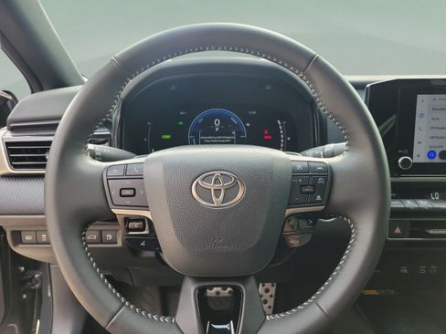 Used 2026 Toyota Camry SE FWD image 12