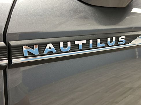 Used 2023 Lincoln Nautilus Reserve AWD/4WD image 41