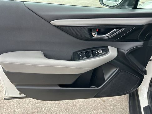 Used 2025 Subaru Outback Premium AWD/4WD image 17