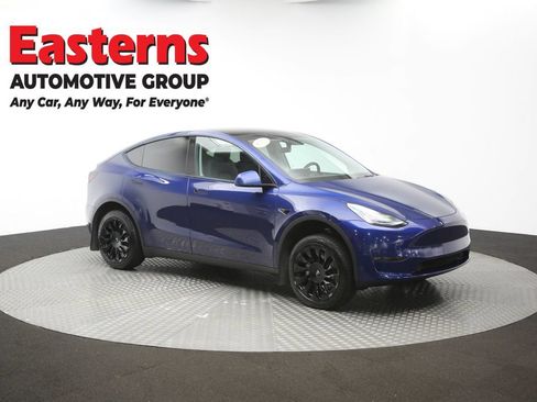 Used 2021 Tesla Model Y Long Range AWD/4WD image 40