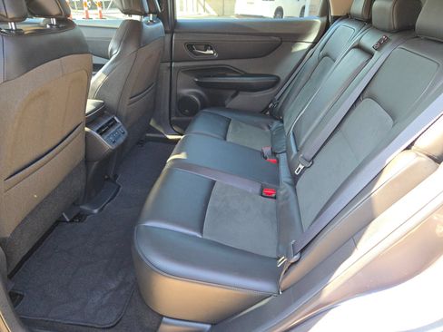 Used 2023 Nissan Ariya FWD image 13