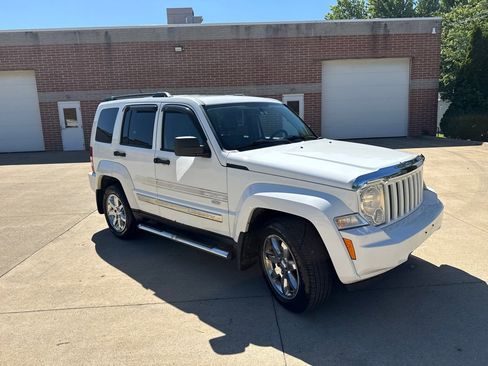 Used 2012 Jeep Liberty Sport AWD/4WD image 3