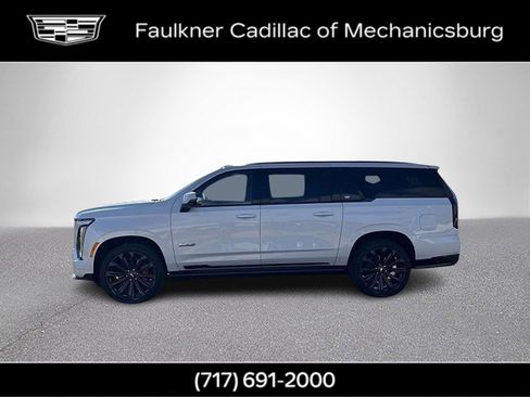 Certified 2025 Cadillac Escalade ESV V image 9