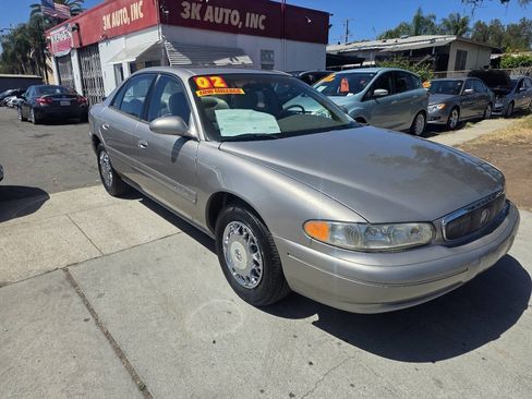 Used 2002 Buick Century Custom w/ Western Region Pkg FWD image 8