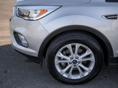 Used 2017 Ford Escape SE image 9
