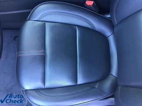 Used 2023 Chevrolet Traverse RS image 27