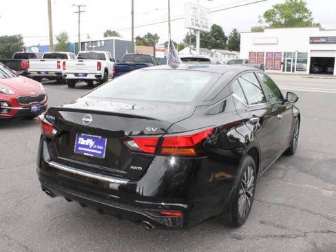 Used 2023 Nissan Altima 2.5 SV w/ SV Premium Package image 5
