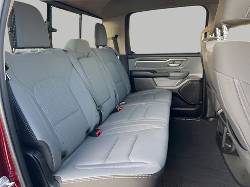 Used 2019 RAM 1500 Big Horn image 32