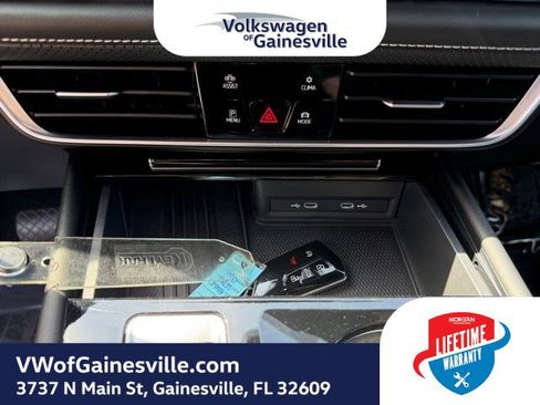 Used 2025 Volkswagen Atlas Cross Sport SE AWD/4WD image 26
