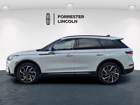 New 2026 Lincoln Corsair Reserve image 6