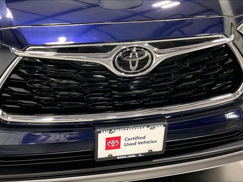Certified 2024 Toyota Highlander Platinum AWD/4WD image 31
