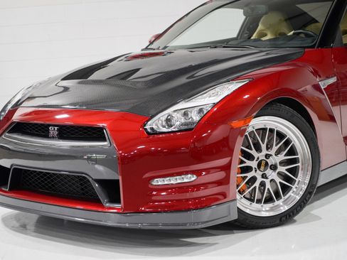 Used 2016 Nissan GT-R Premium AWD/4WD image 31