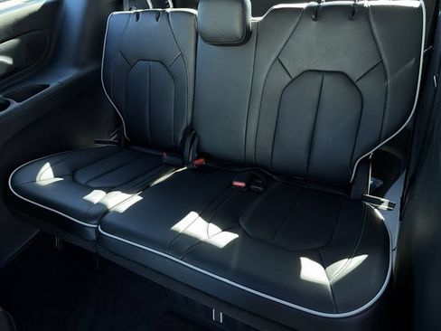 New 2026 Chrysler Pacifica Limited w/ S Appearance Package FWD image 19