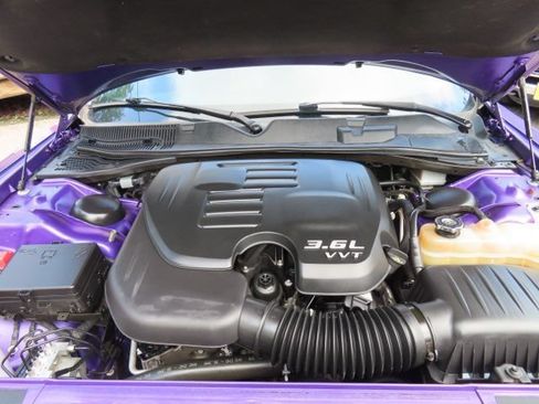 Used 2019 Dodge Challenger SXT w/ Blacktop Package RWD image 27