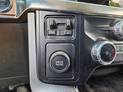 Used 2023 Ford F150 Lariat RWD image 31